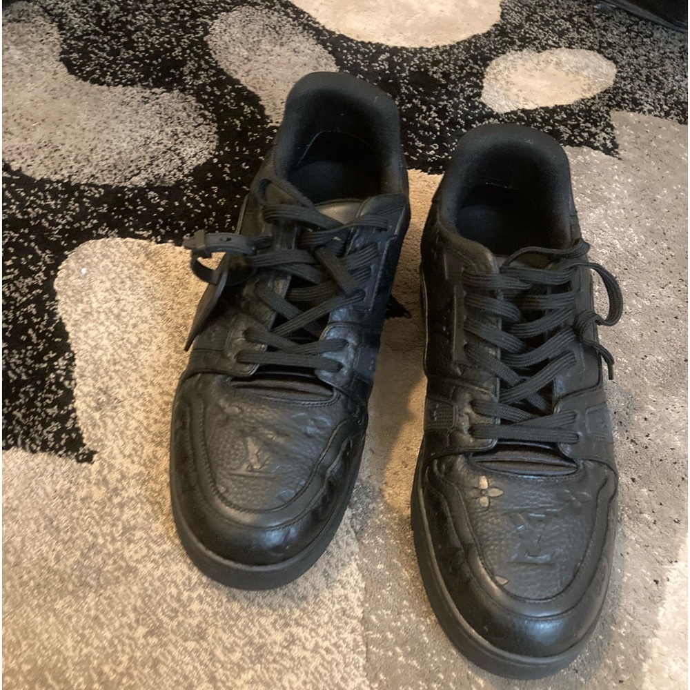 Louis Vuitton Sneaker US9